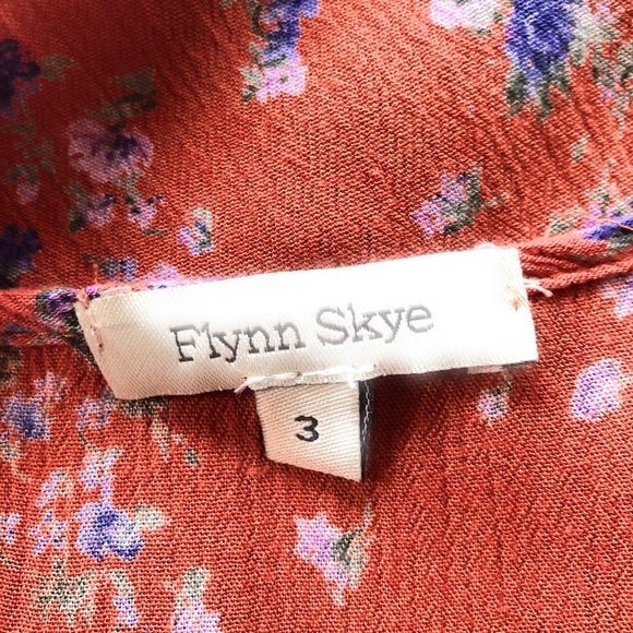 Flynn‎ Skye Floral Shorts Romper - Picture 6 of 6